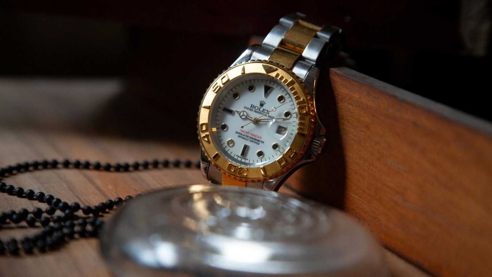 Step-by-step guide on measuring Rolex watch case size for a perfect fit, covering diameter, lug-to-lug distance, and thickness for accurate sizing.