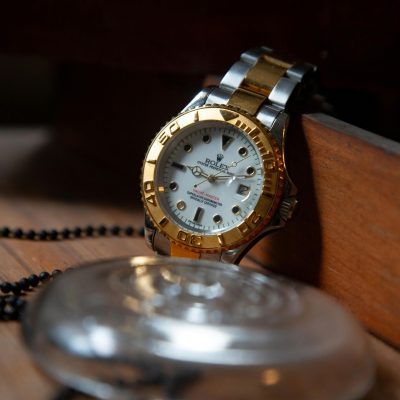 Step-by-step guide on measuring Rolex watch case size for a perfect fit, covering diameter, lug-to-lug distance, and thickness for accurate sizing.